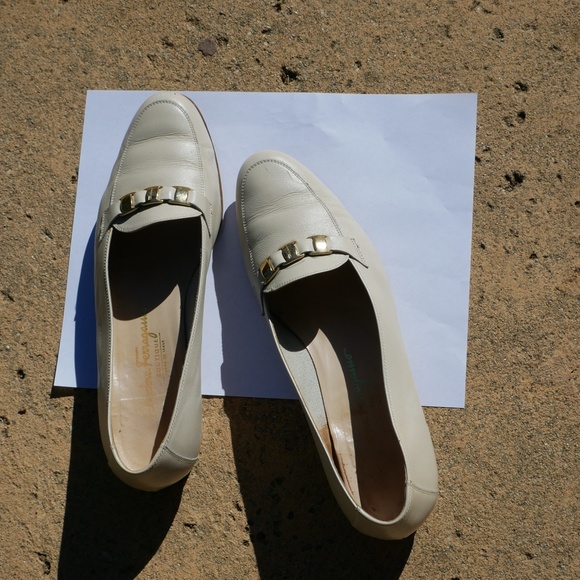 Salvatore Ferragamo loafers, off-white color, 10B - Picture 1 of 16